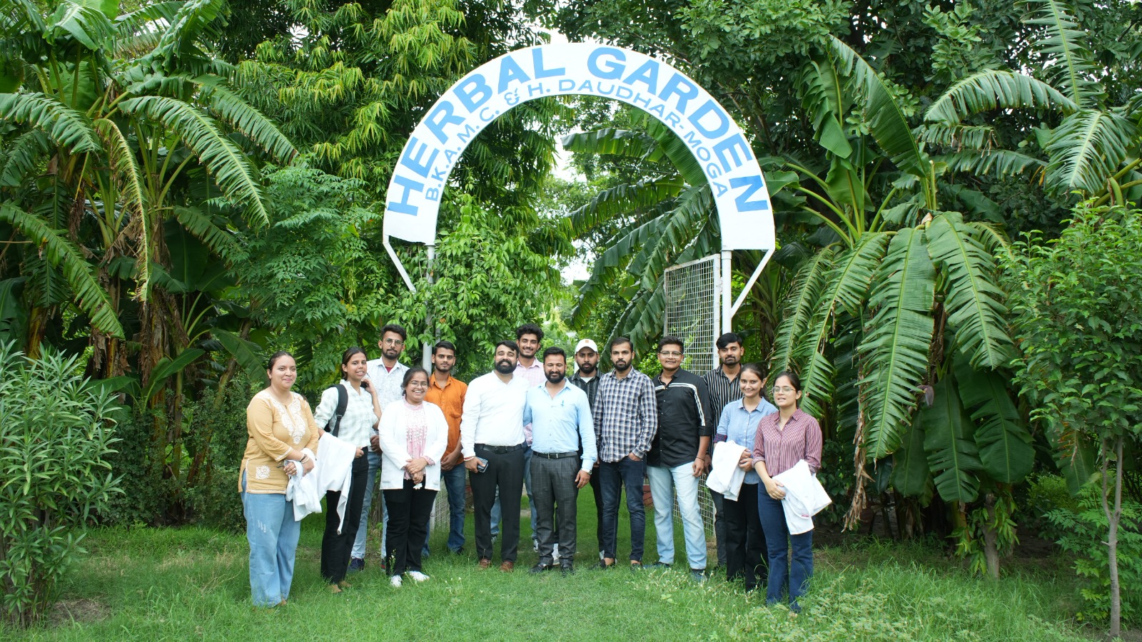 Rog Nidan Lab.JPG